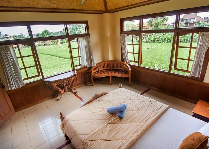 Ganesha Guest house *